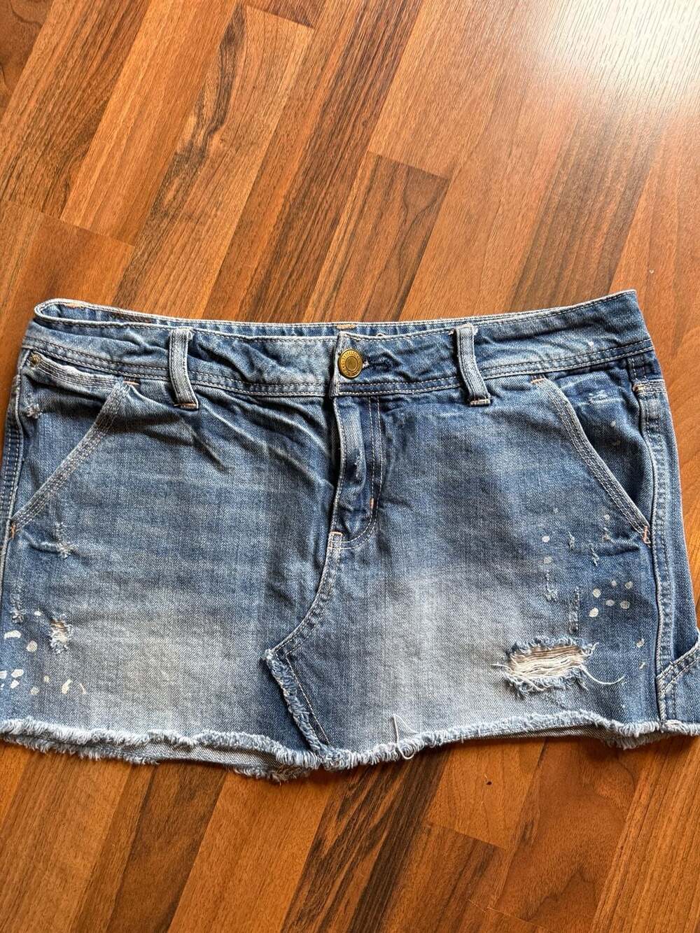 American Eagle Women's Distressed Paint Splatter Raw Hem Denim Mini Skirt